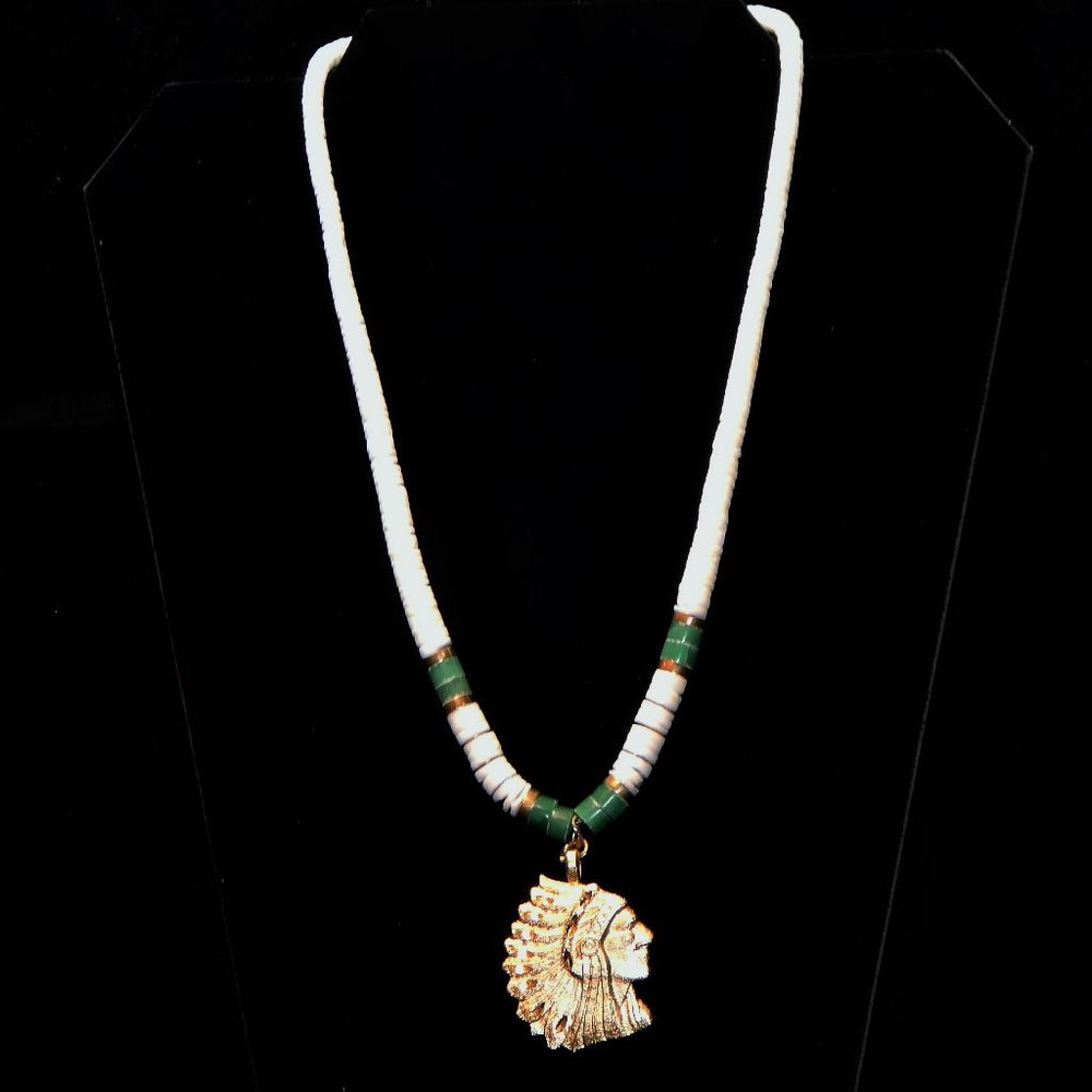 VNTG Santo DomingoTapered White Clamshell & Green Stone w/Golden Chief N…